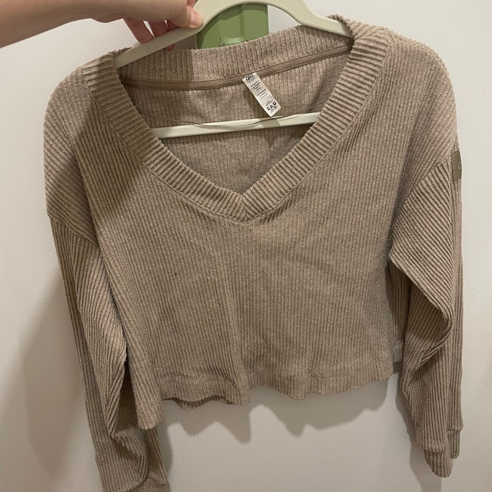 Alo Yoga Muse V-Neck